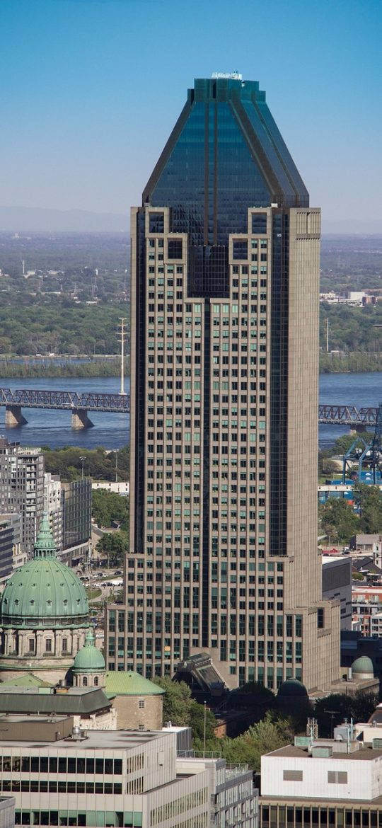 zlibriry 阅读视图界面截图，正文以衬线字体居中排布，两侧留白宽阔，顶部工具栏提供字号与背景色调节按钮